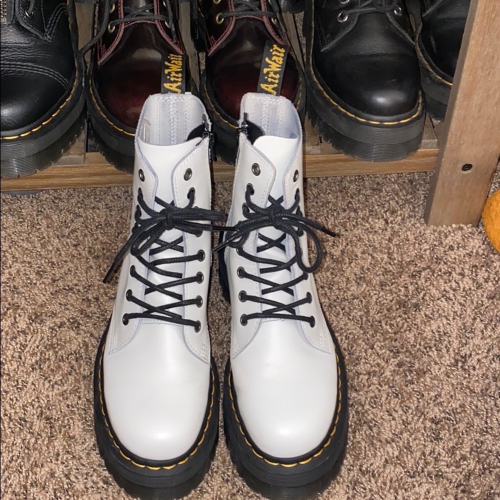 Like new DR MARTENS JADON WHITE